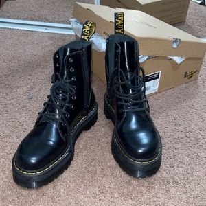 JADON DOC MARTENS